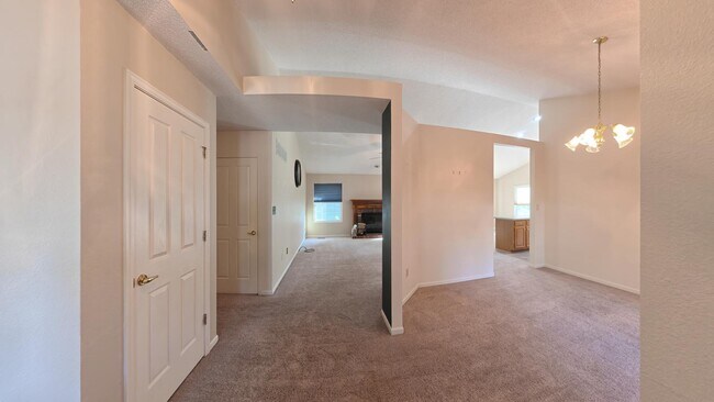 Foto del edificio - 1125 Butternut Ln