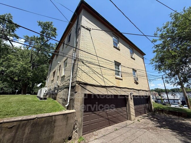 Building Photo - 24 E Street South
