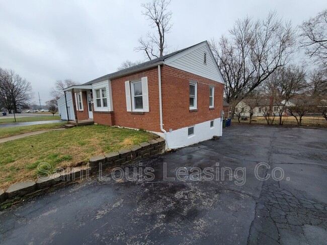 Building Photo - 10308 St Joan Ln