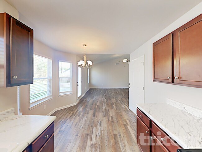 Building Photo - 37 Oakville Dr