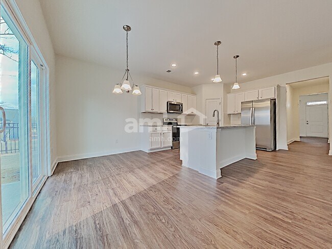 Foto del edificio - 4915 Franks Creek Way