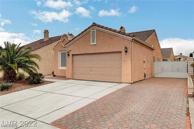 Building Photo - 9013 Big Plantation Ave