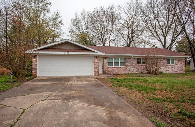 Foto del edificio - 1206 Convair St