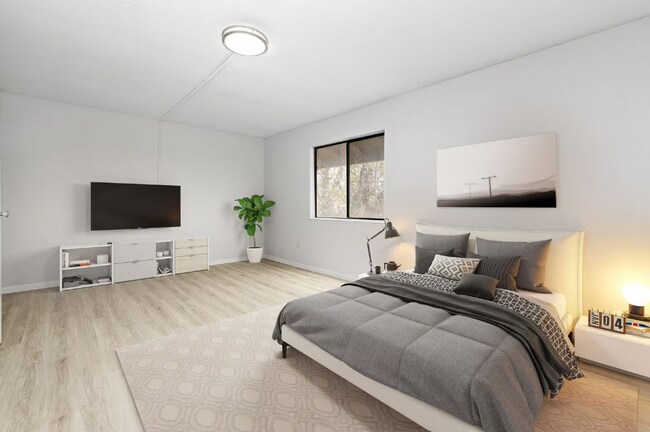 Foto del edificio - 5400-5600 E 84th Ter- Emerald