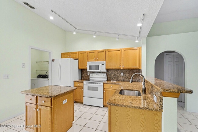 Building Photo - 2441 Wolf Creek Dr