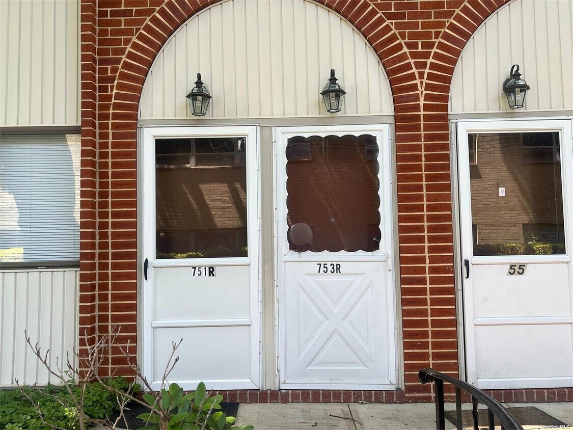 Primary Photo - 753 Chestnut St
