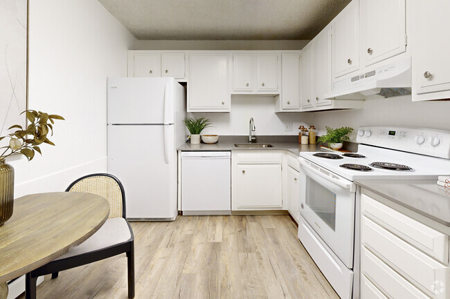 2BR, 1BA - 625SF - Kitchen - Locust Park Apartments