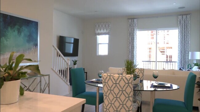 Foto del edificio - $4,200 - 4 Bed / 3.5 Bath Luxury Townhome in Suwerte Community in Otay Ranch