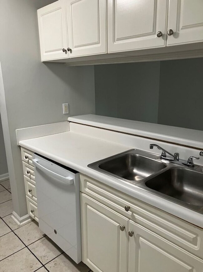 Foto del edificio - 909-H