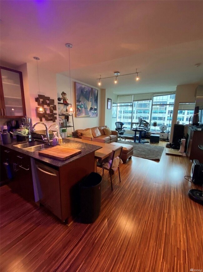 Foto del edificio - 2033 2nd Ave