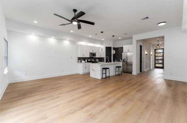 Building Photo - 4121 Shelby Cir