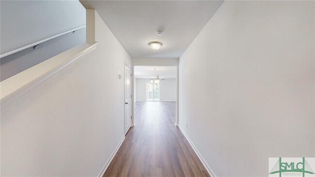 Building Photo - 652 Hogan Dr