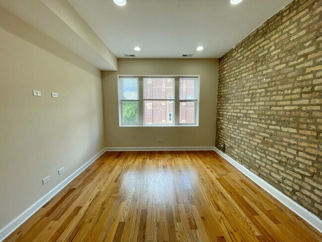 Building Photo - 4607 N Kimball Ave
