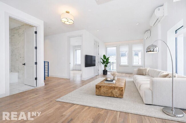 Building Photo - 56 Frost St