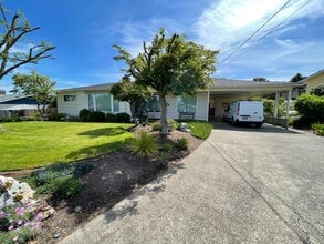 Building Photo - 849 W Luellen Dr