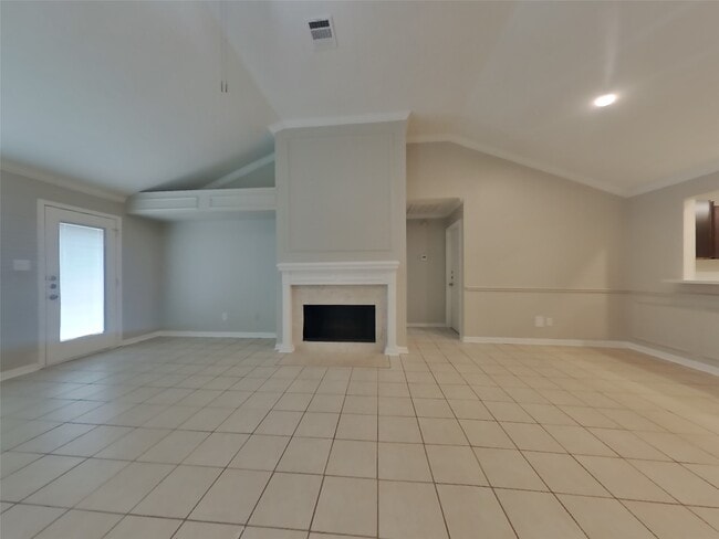 Building Photo - 5603 Rivertree Ln