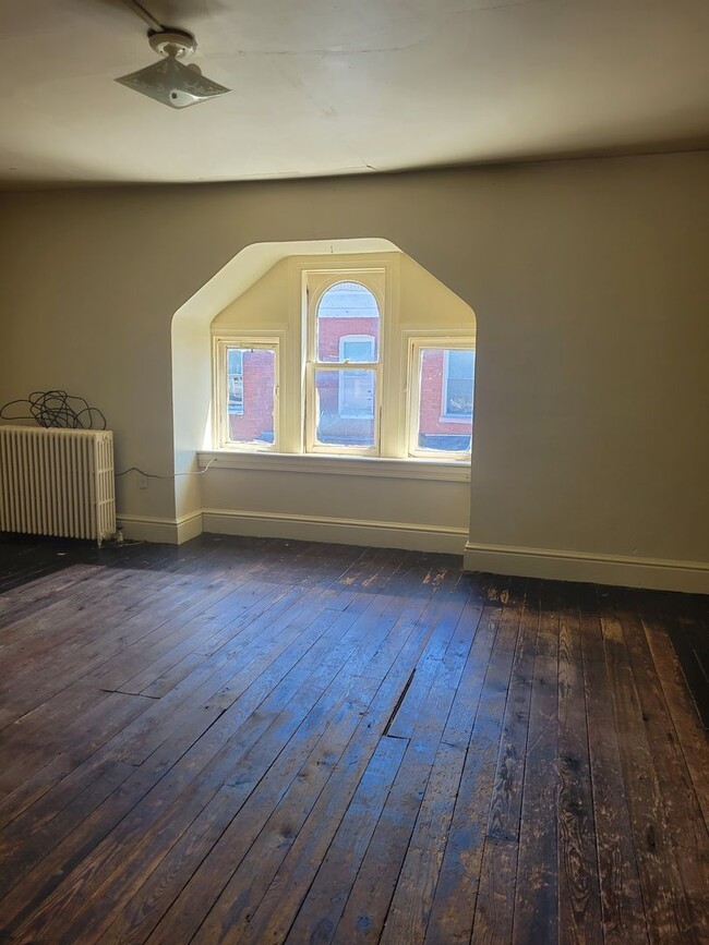 Building Photo - 28 S Hartley St