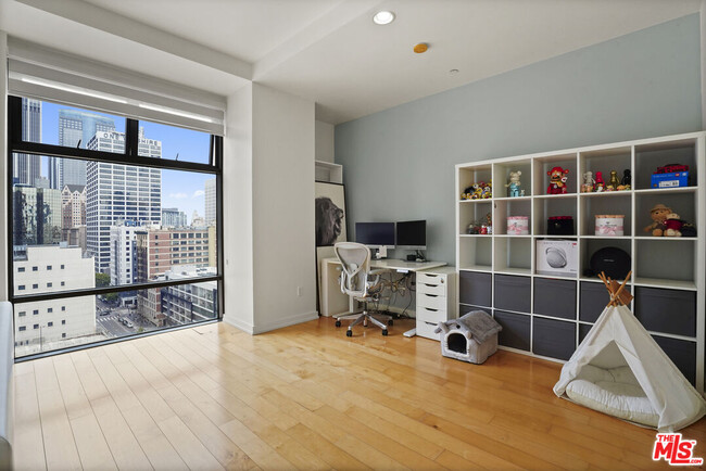 Foto del edificio - 801S S Grand Ave