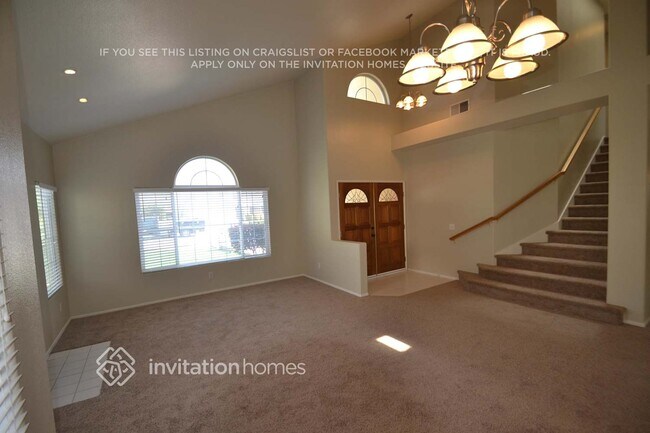 Foto del edificio - 2657 Torrey Pine Rd