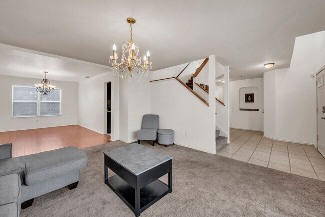 Foto del edificio - Spacious home on Montrose