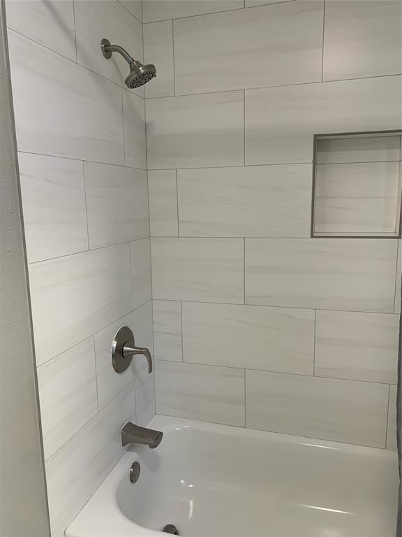 Building Photo - 9809 Richmond Ave.