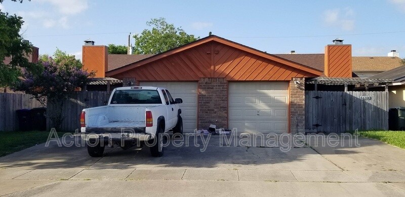 Foto principal - 6628 Hardwick St