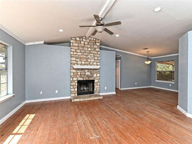 Building Photo - 2918 Zeke Bend