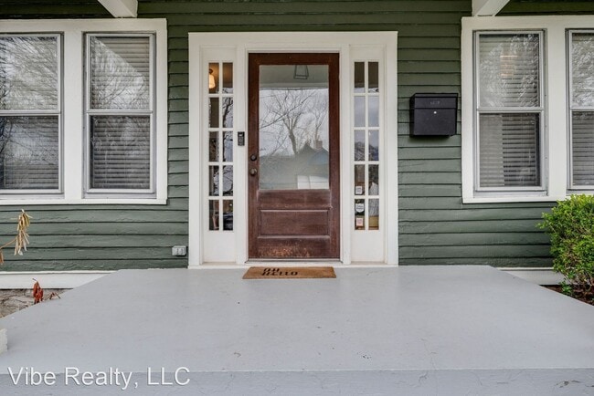 Building Photo - 3 br, 2 bath House - 405 S. 17th St.
