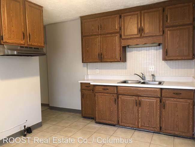 Building Photo - 3396 Camp Chase Dr