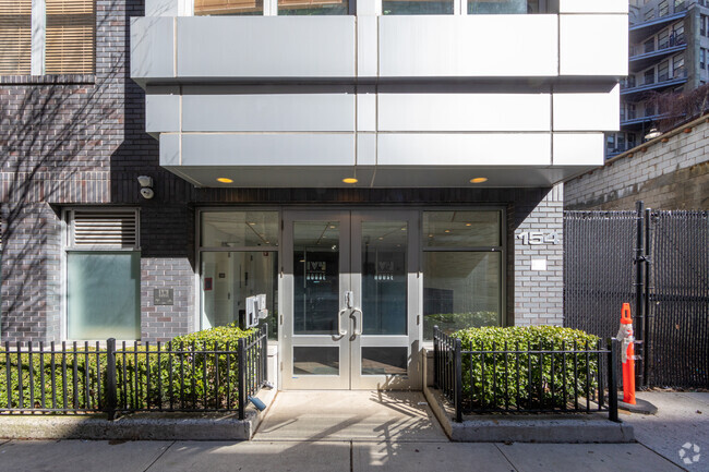 Entrada - Ivy House