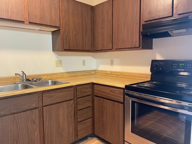 Foto del edificio - 2367 Chalet Gardens Rd