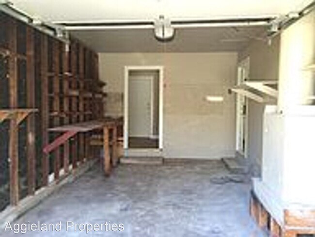 Building Photo - 2 br, 1 bath House - 414 Emmett St