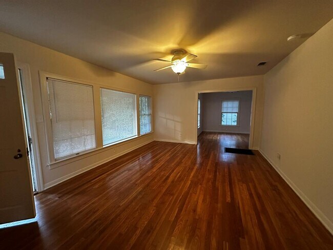 Foto del edificio - 3903 Ridgelea Dr