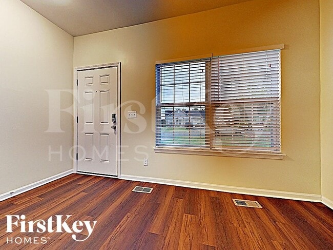 Foto del edificio - 674 Edward Dr