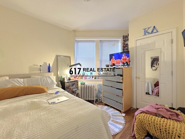 Building Photo - 56 Egmont St