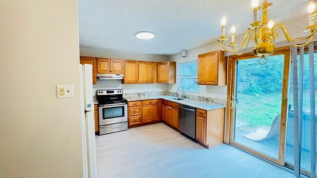 Foto del edificio - 37 Goodwin Ave