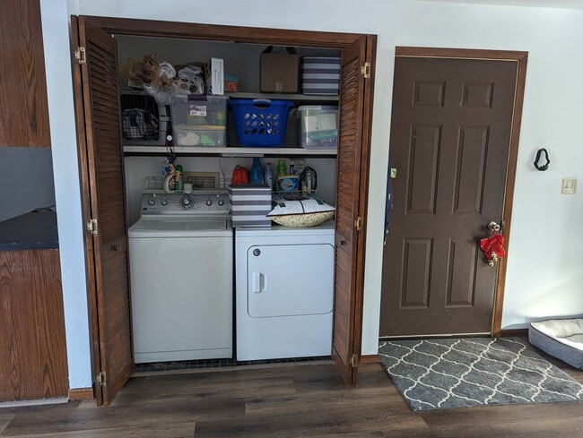 In-Unit Washer, Dryer, & Storage - 6157 S 42nd St