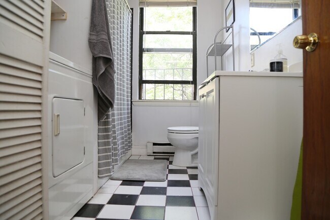 Foto del edificio - 76 E Brookline St