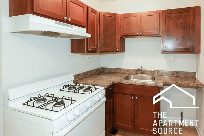 Photo - 518 West Cornelia Avenue #214 Apartment