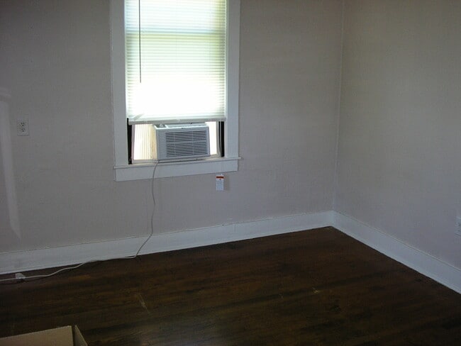 Foto del edificio - 1635 Sharon Dr