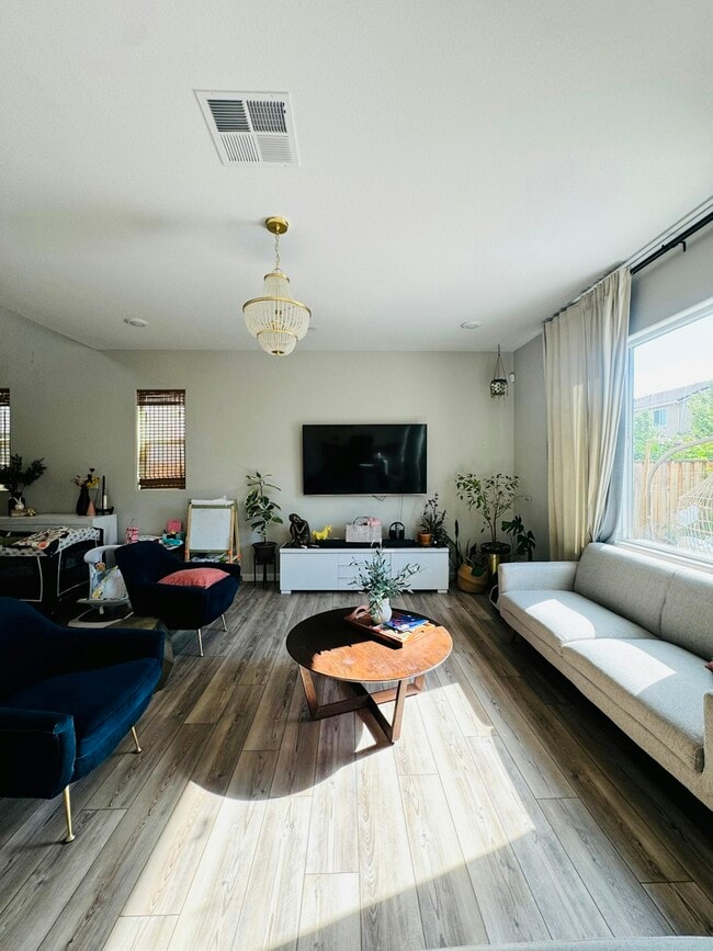 Foto del edificio - 5336 Hames Valley Ln