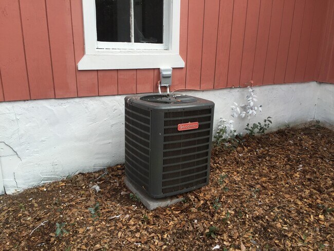 Foto del edificio - **ON HOLD**3 Bedroom / 2.5 Bathroom Home for Rent in East Columbus, GA***