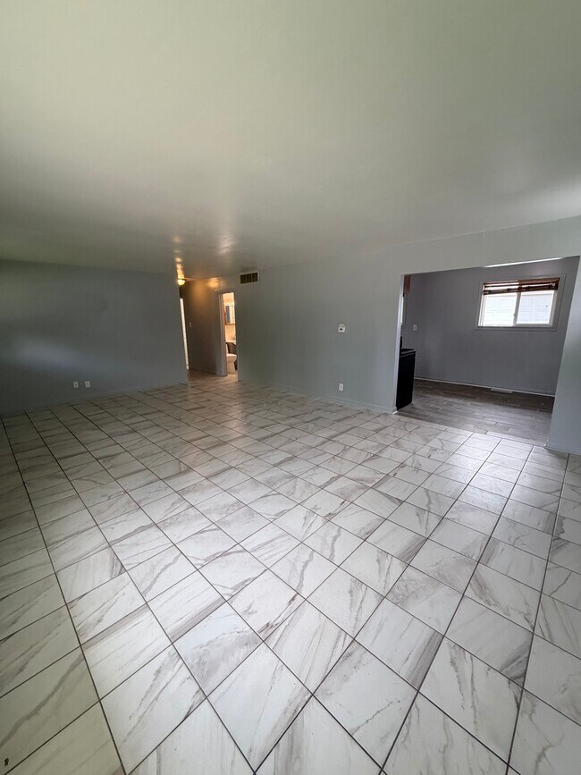 Foto del edificio - 133 W Briarcliff Rd
