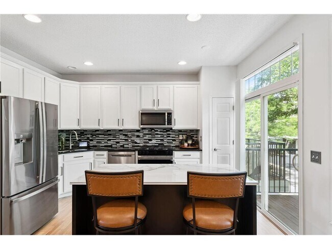 Foto del edificio - 731 2nd St NE