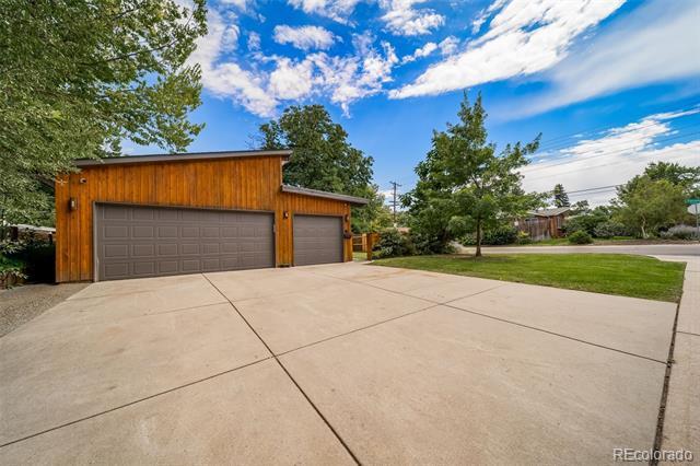 Building Photo - 1490 S Filbert Way