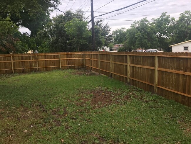 Building Photo - 6817 Anderson St