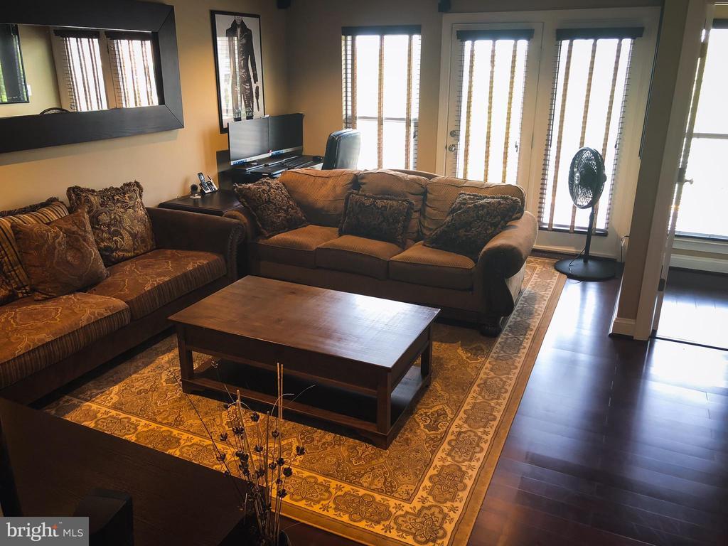 Foto principal - 23564 Epperson Square