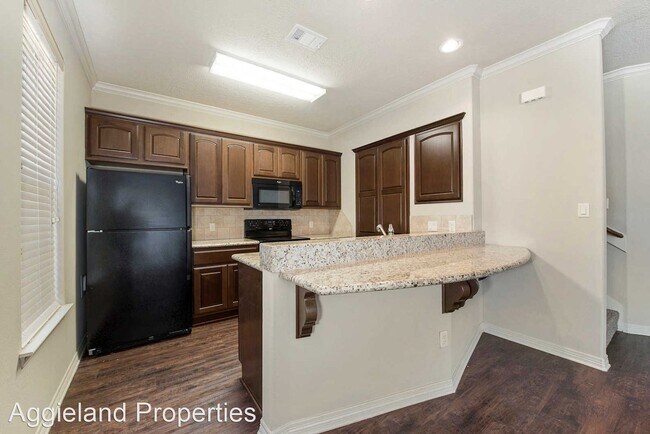 Foto del edificio - 3 br, 3.5 bath House - 536 Forest Dr