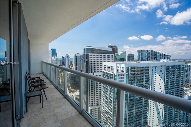 Building Photo - 485 Brickell Ave