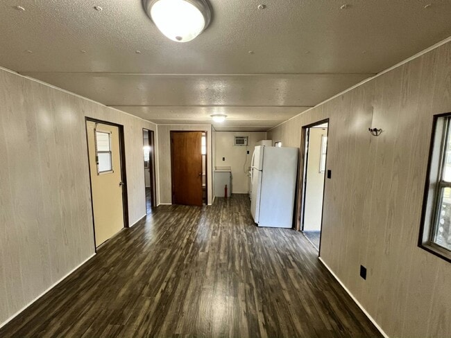 Foto del edificio - 7963 Elliott Rd